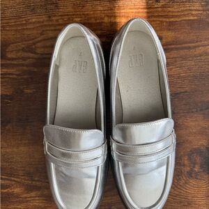 GAP Women's Metallic Silver Flats
